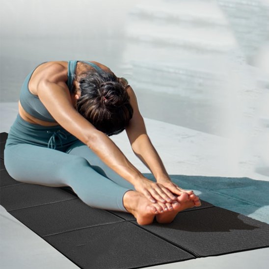 tapis yoga noir pour etirement